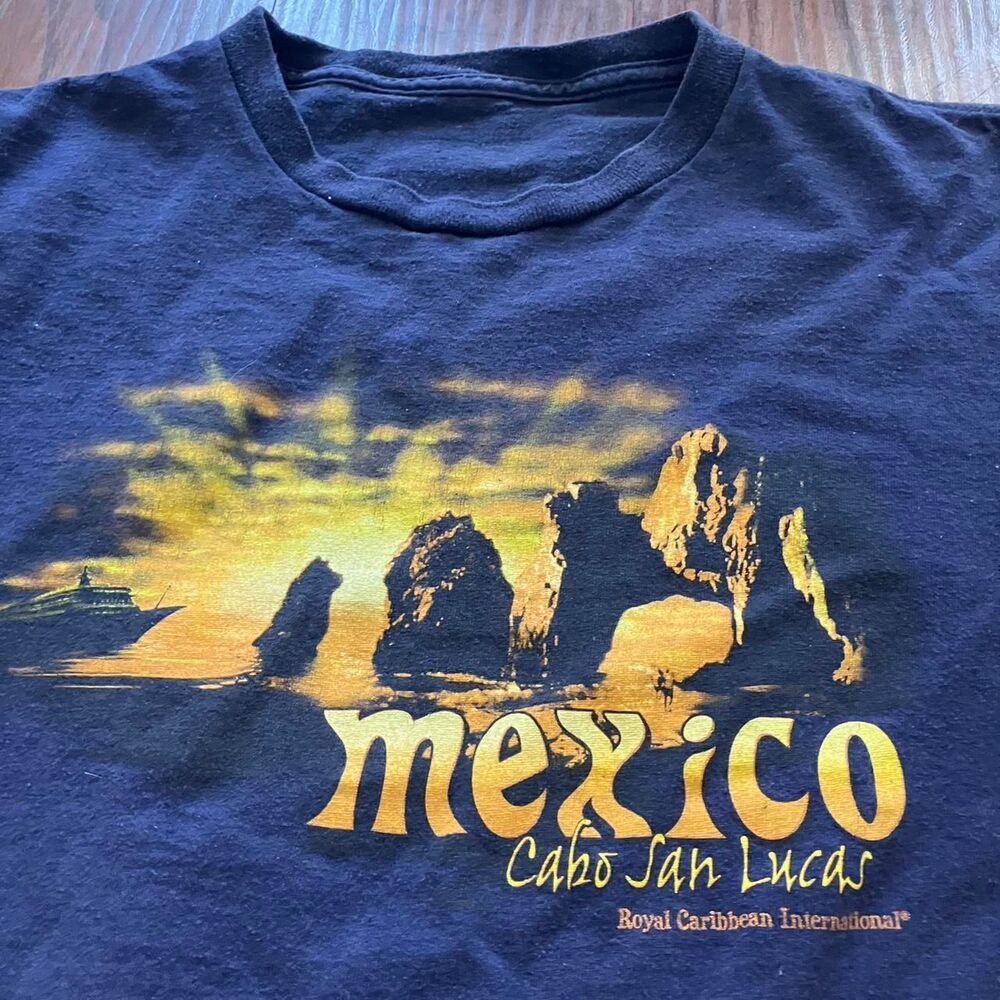American-vintage Men's Black and Navy T-shirt